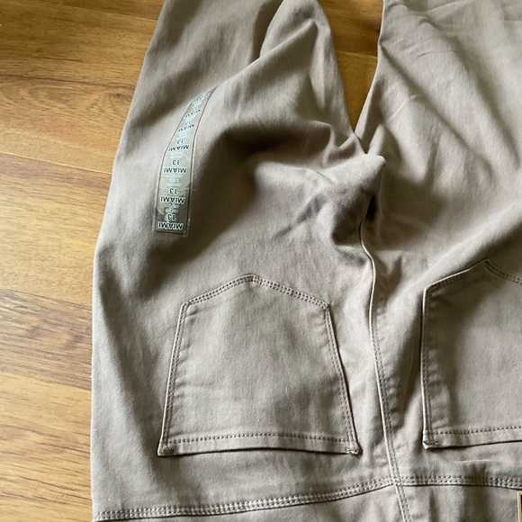 MIAMI  MID RISE JEGGINGS  TAN  SIZE 13 BRAND NEW NWT - Picture 5 of 8